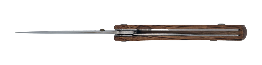 Couteau pliant Fjord – lame Carbonox ultra-tranchante 90mm – manche chêne vert – fabriqué en France - vue dessous.