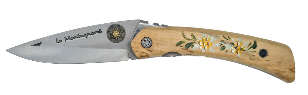 Couteau pliant Le Montagnard – lame Carbonox 90mm gravure edelweiss – manche bois boueau nordique edelweis – fabriqué en France - Vue de face.