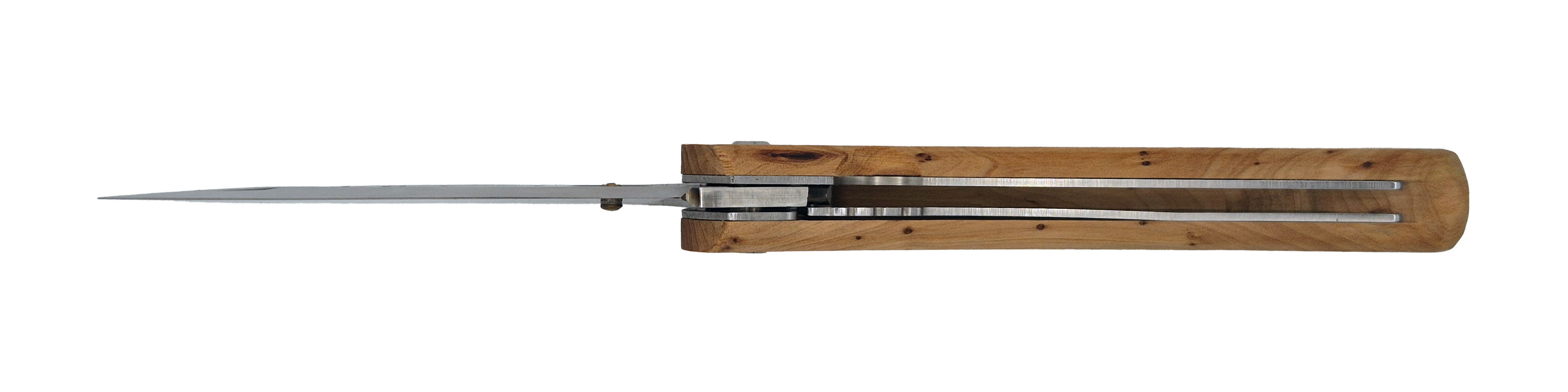 Couteau pliant Le Montagnard – lame Carbonox 90mm gravure edelweiss – manche bois genévrier – fabriqué en France - Vue dessous.
