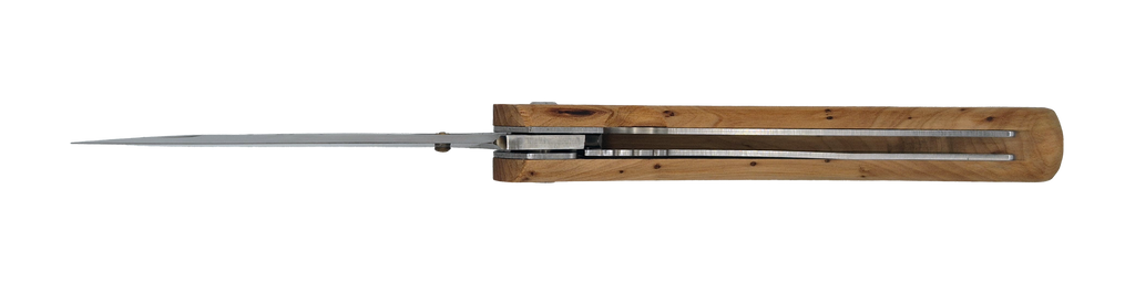 Couteau pliant Le Montagnard – lame Carbonox ultra-tranchante 90mm – manche genévrier – fabriqué en France - vue dessous + étui couteau cuir noir