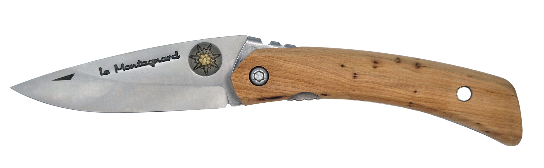 Couteau pliant Le Montagnard – lame Carbonox 90mm gravure edelweiss – manche bois genévrier – fabriqué en France - Vue de face.