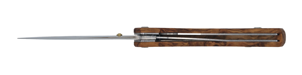 Couteau pliant Taïga – lame Carbonox ultra-tranchante 90mm – manche bois olivier – fabriqué en France - vue dessous.